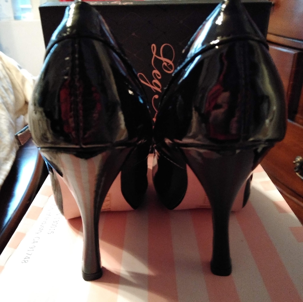New In Box Women's Size 8 Leg Avenue Black Patent 5004 Babydoll 4" Heels - Picture 9 of 10